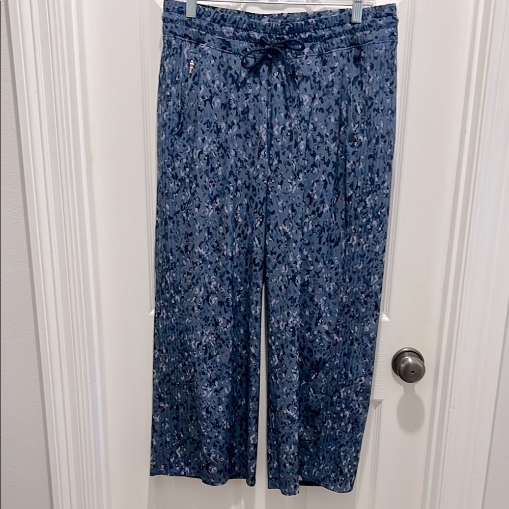 Athleta Blue Patterned Ankle-length, wide-leg pants Size 12